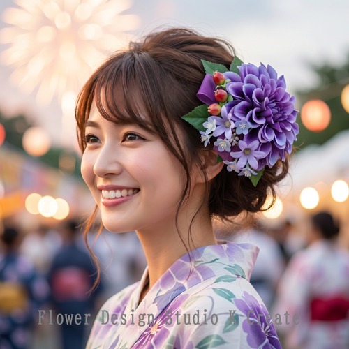 青紫のダリアとヒペリカムのヘアクリップ　青　紫　成人式　卒業袴　訪問着　髪飾り　ヘッドドレス　イベント 　浴衣　ヘアクリップ　着物　和装　ブルー　パープル