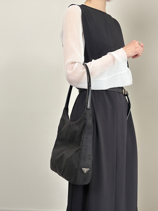 PRADA プラダ セミショルダーバッグ ブラック トライアングルロゴ ナイロン vintage ヴィンテージ オールド gpgejr