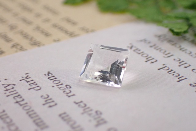 ホワイトトパーズ　1.37ct　[C4‐854]