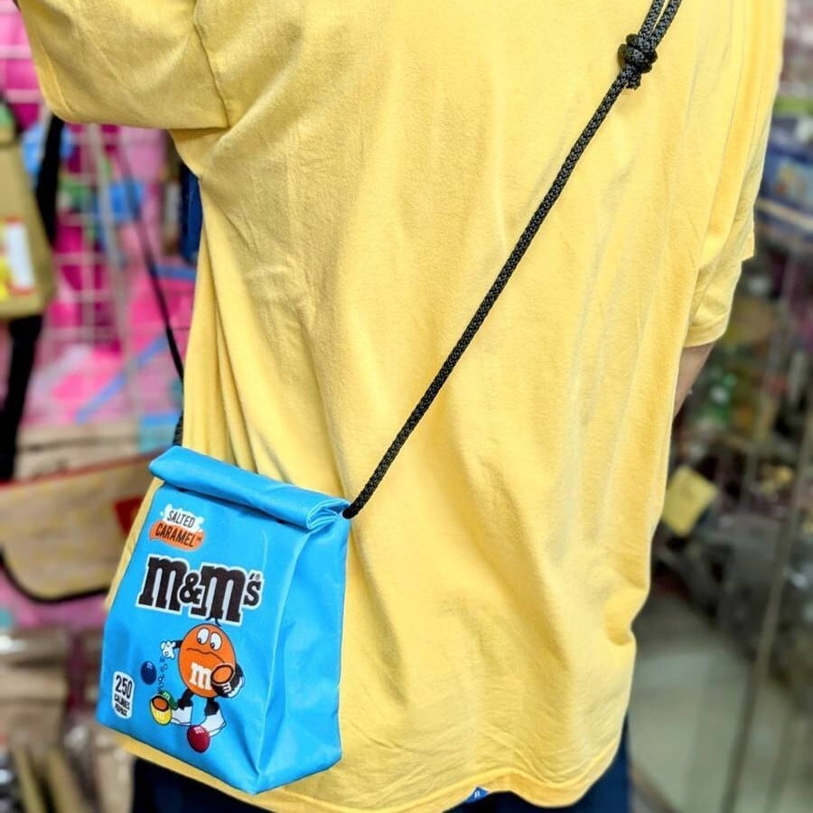 再入荷!【M&M's(エムアンドエムズ)】ロープショルダーバッグ*パッケージ風 / Food Bag 〚アメリカン雑貨 アメトイ〛