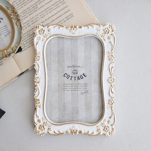 artipur COTTAGE レクタングルデコ フォトフレーム 13.5×18.5cm ホワイト * アンティーク調 おしゃれ ナチュラル 写真立て 壁掛け 置き型 かわいい レトロ ドライフラワー
