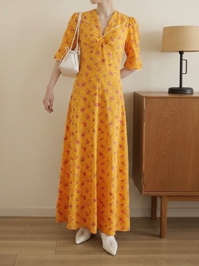 ●70s made in Finland flower & lace detail collared long dress