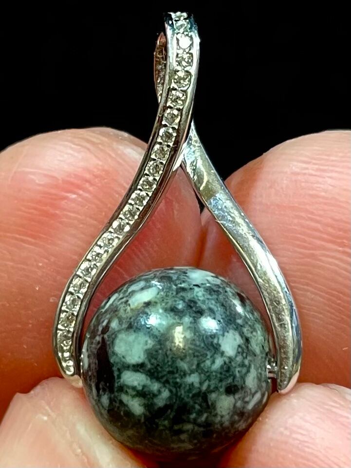 1) 「遠野の石」メビウス・シルバーPT(12mm)