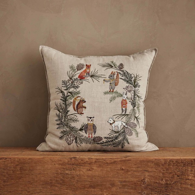 【CORAL & TUSK（コーラルアンドタスク）】Tree Trimmers Wreath PIllow ツリートリマーズリースのクッションカバー