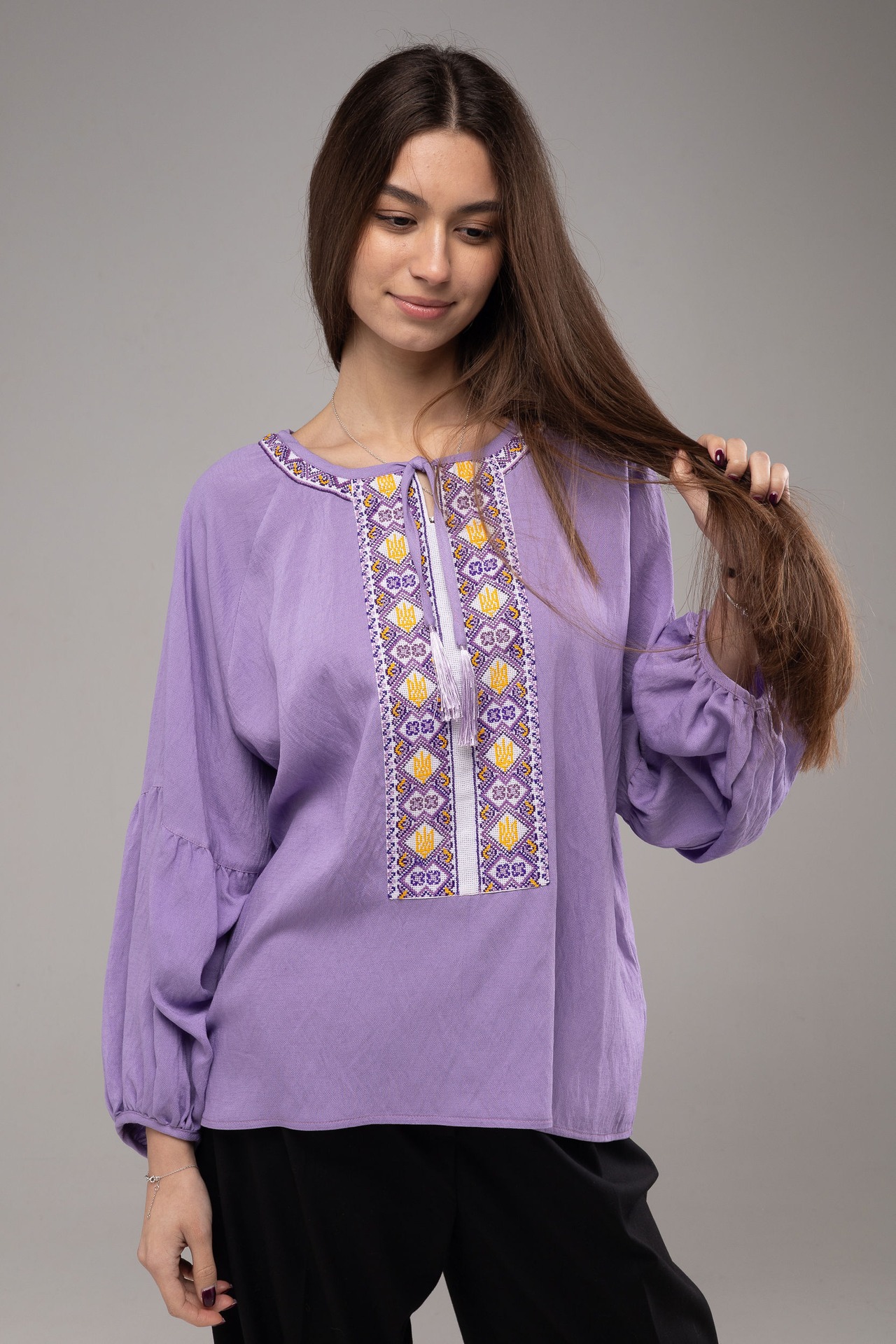 ウクライナ刺繍ヴィシヴァンカ　手刺繍　麻　レディース・フリーサイズ - 1