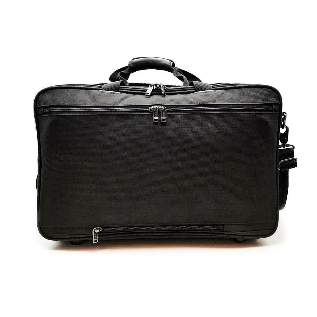トゥミ TUMI ガーメントケース 931D3 - レザー 黒 バッグ - と