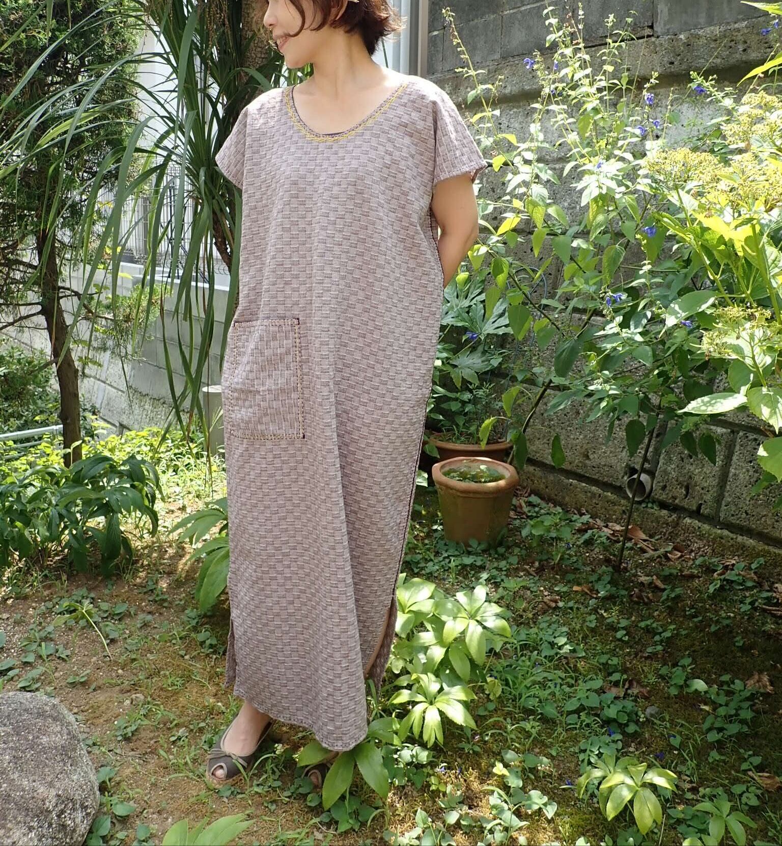 チェンマイ 手縫い両サイドスリット入り刺繍ワンピース Sora To Tori チェンマイ 手縫い両サイドスリット入り刺繍ワンピース Sora To Tori