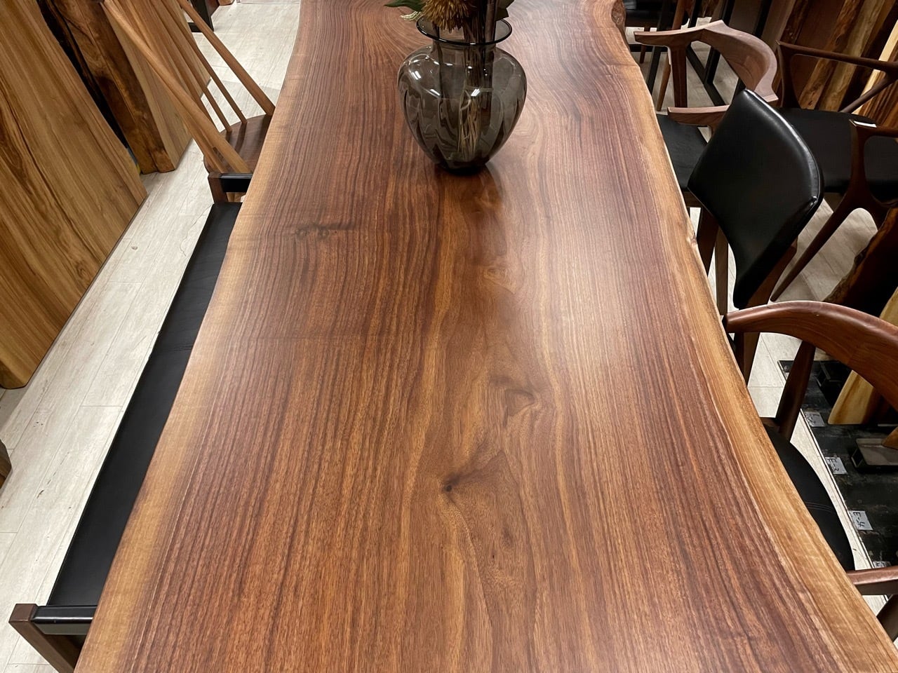 ウォールナット_2100×870-860-1000×55_横浜元町店_テーブル天板/一枚板