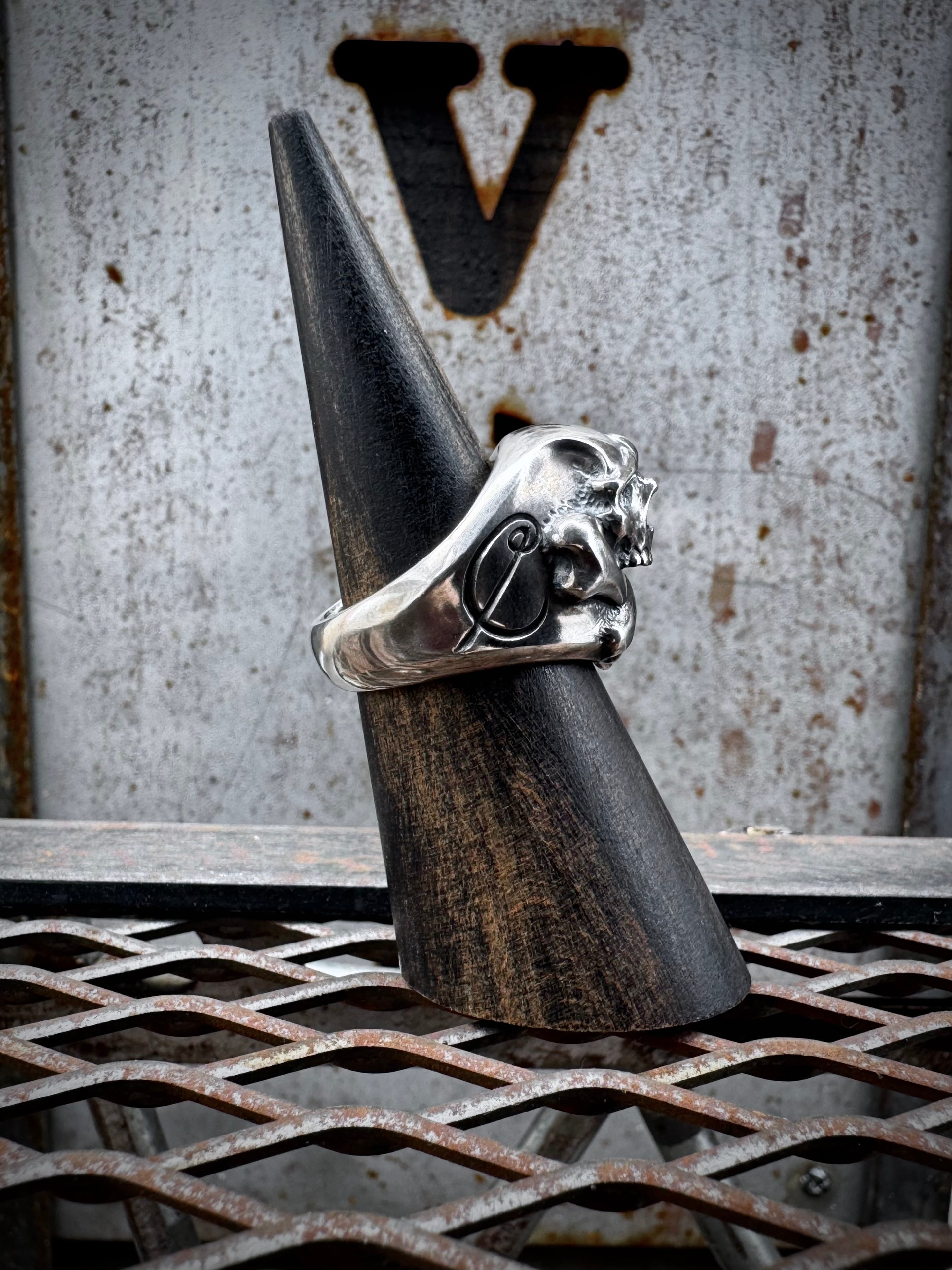 Rat Race】Cry Baby Cross Bone Skull Ring クライベイビークロス