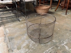 ステンレス製のバスケット