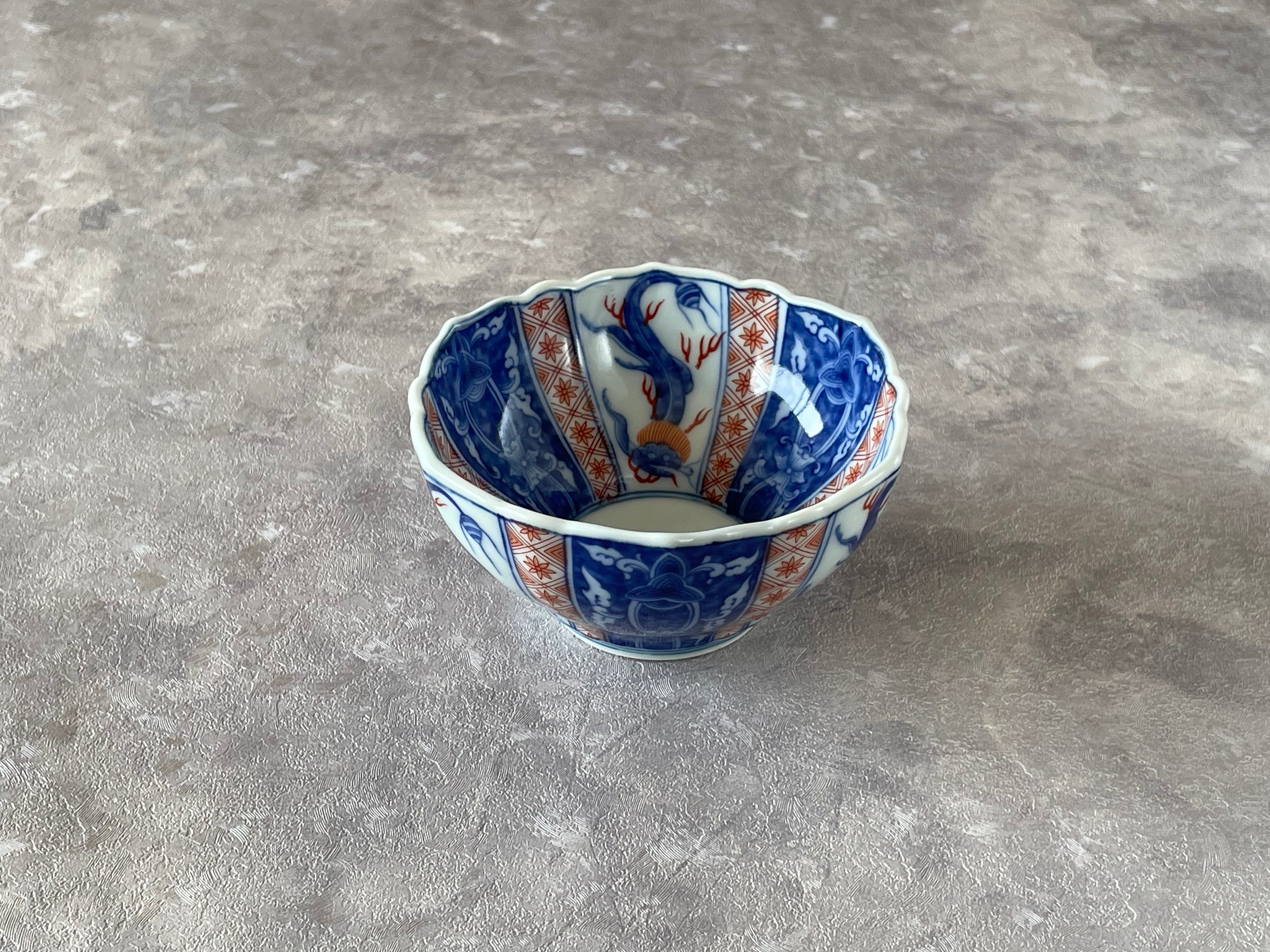 有田焼 染錦内外地紋三方龍絵小鉢 / 10cm | FUCHIGAMI TOJIKI