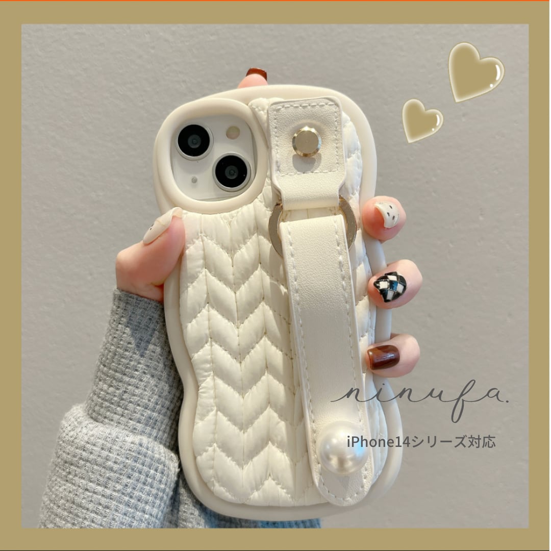 【再販】キルティンングの高級感◎大人気ウェーブフレーム パールつき 落下防止ベルト 新型 iPhone14 シリーズ 対応 スマホケース ND-14904