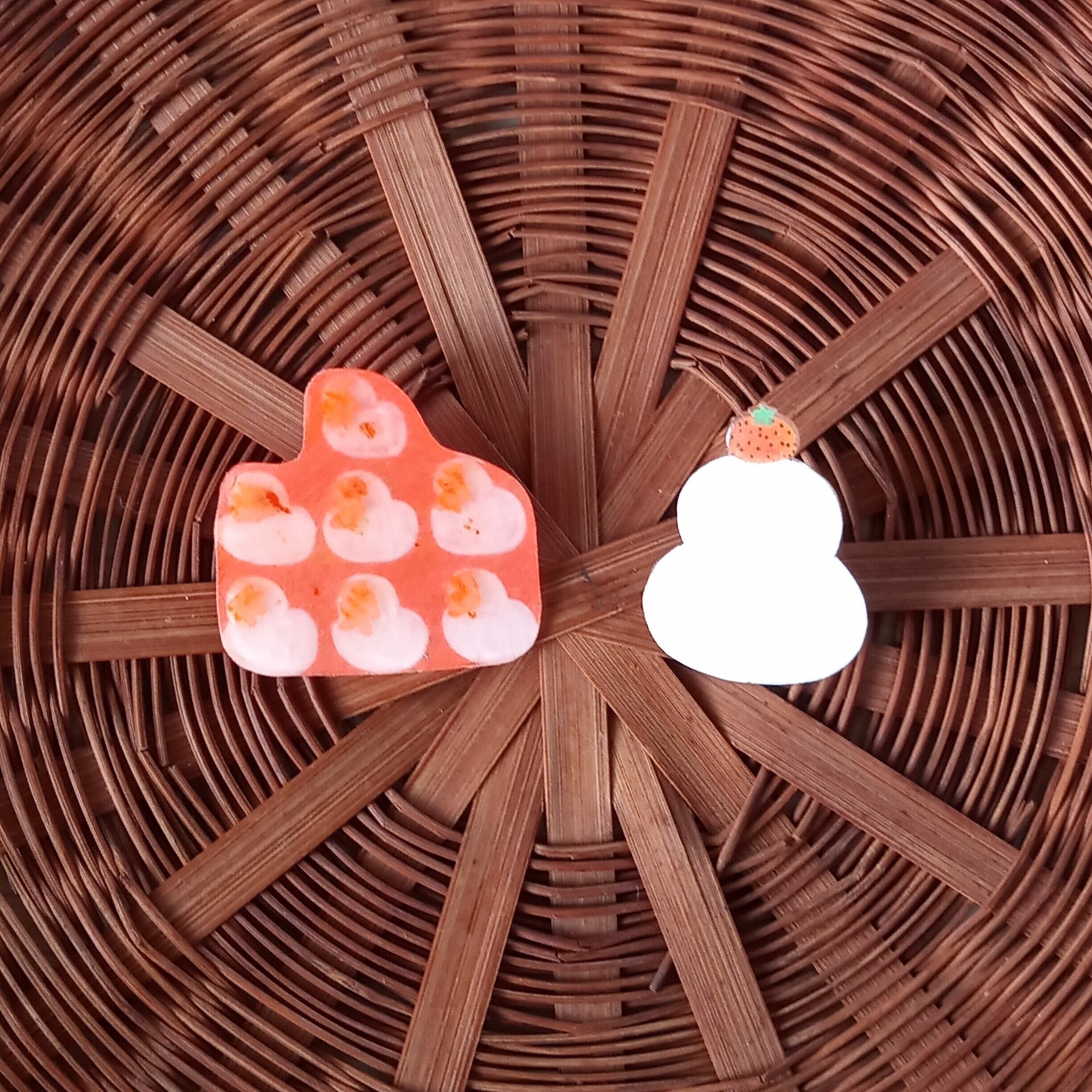 ヘンテコ ブローチ 「おもち」