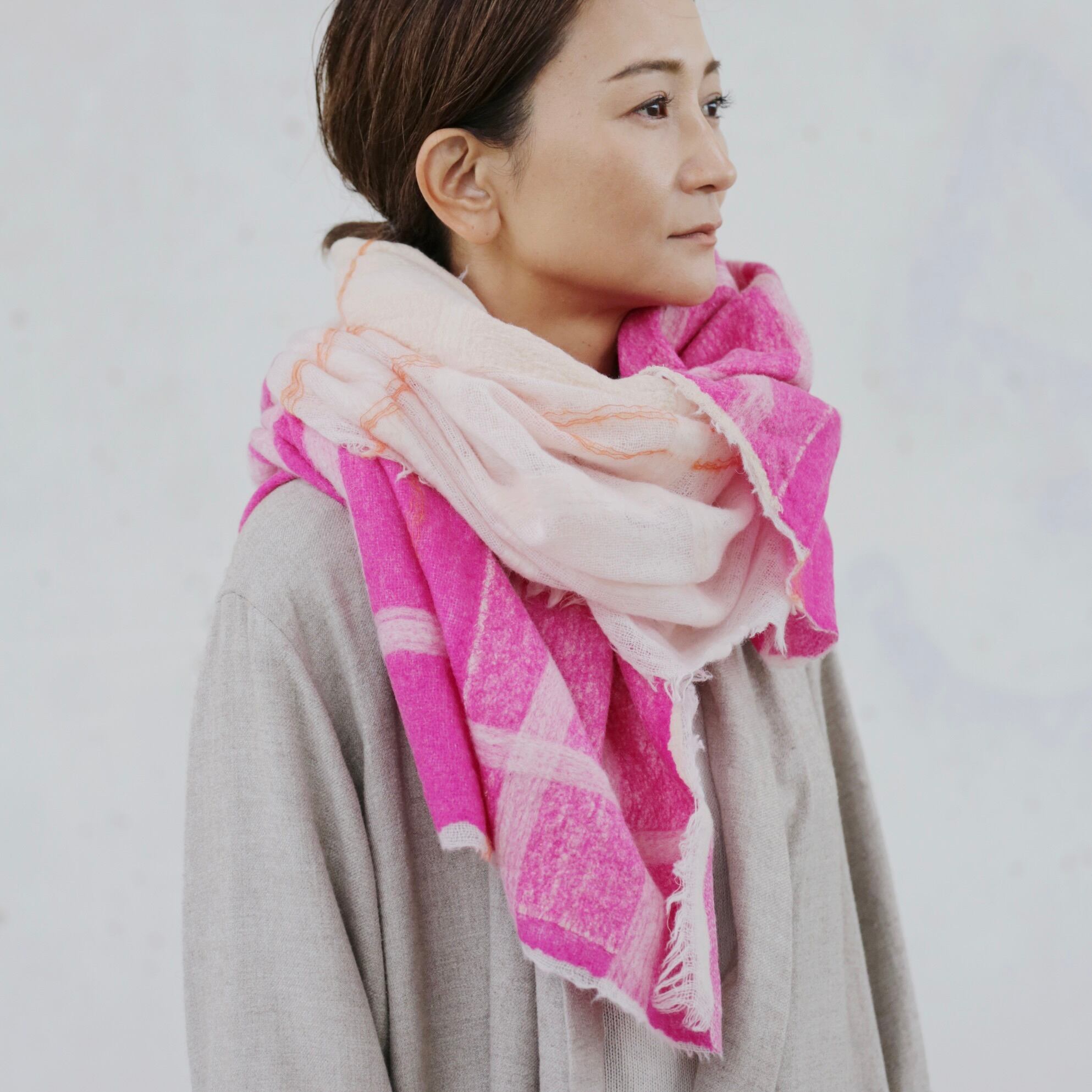 ゆらゆら揺れる水の中へ NAMI】フェルト編みマフラー/レッド | 上質に