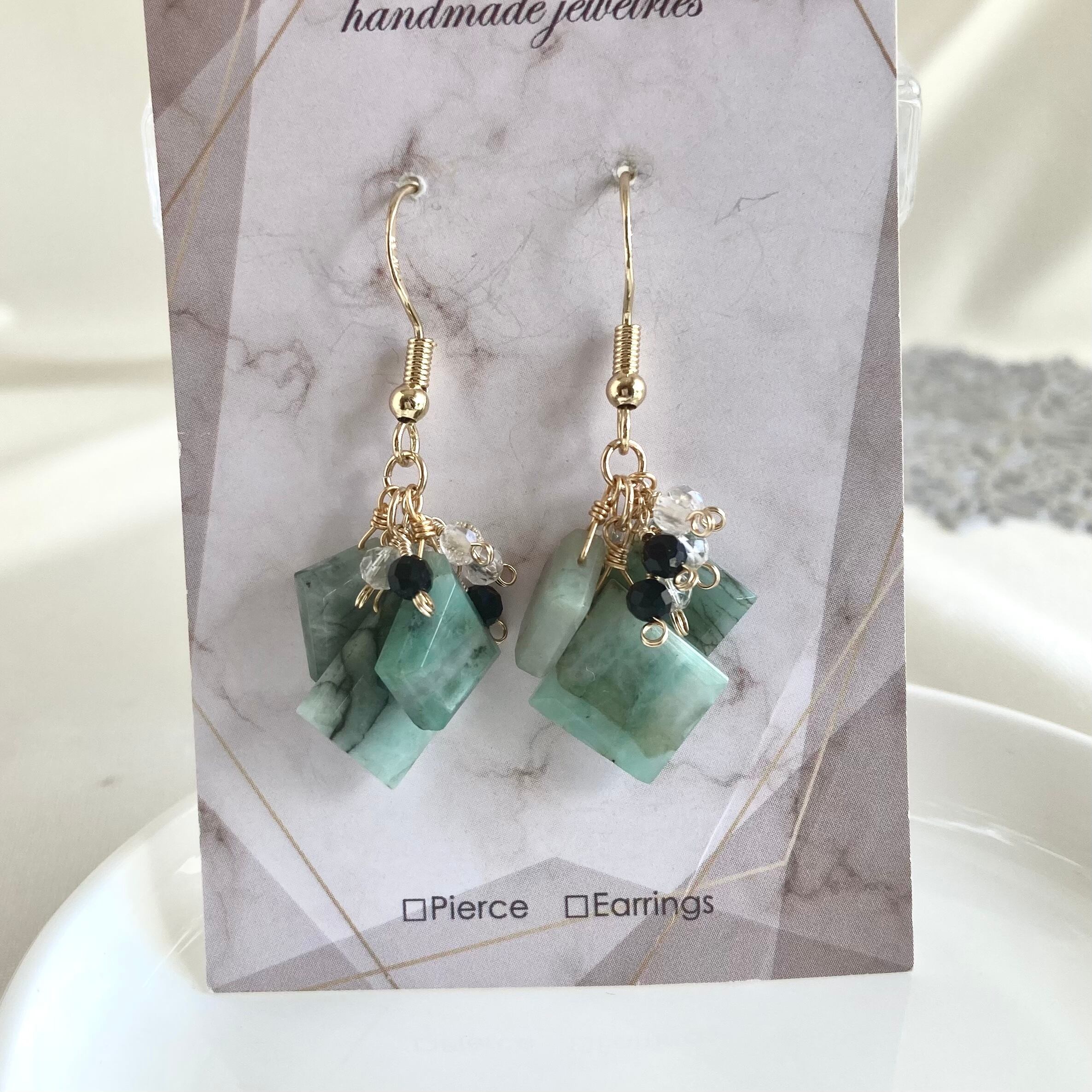 新作】天然石 エメラルド ラフカット 14kgf ピアス | 天然石