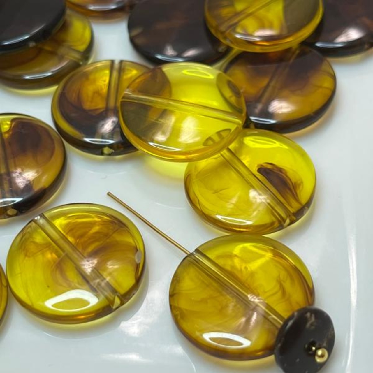 【2個】琥珀カラーフラットラウンドアクリルビーズ/スペーサー/サークル