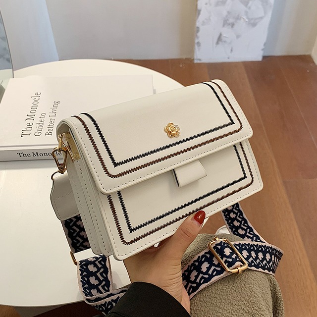 Shangxin小さなバッグ女性2020年人気の新しいトレンディなファッション広いショルダーストラップメッセンジャーバッグバージョンワイルドネット赤小さな正方形のバッグ Tiancai_Wing_Bag1370447