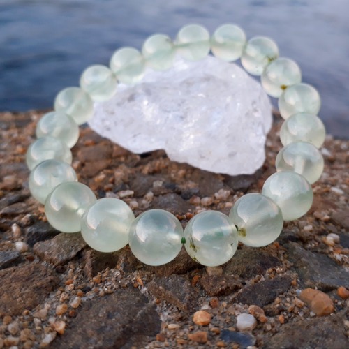 プレナイト　10ミリ珠　内周15.5センチ