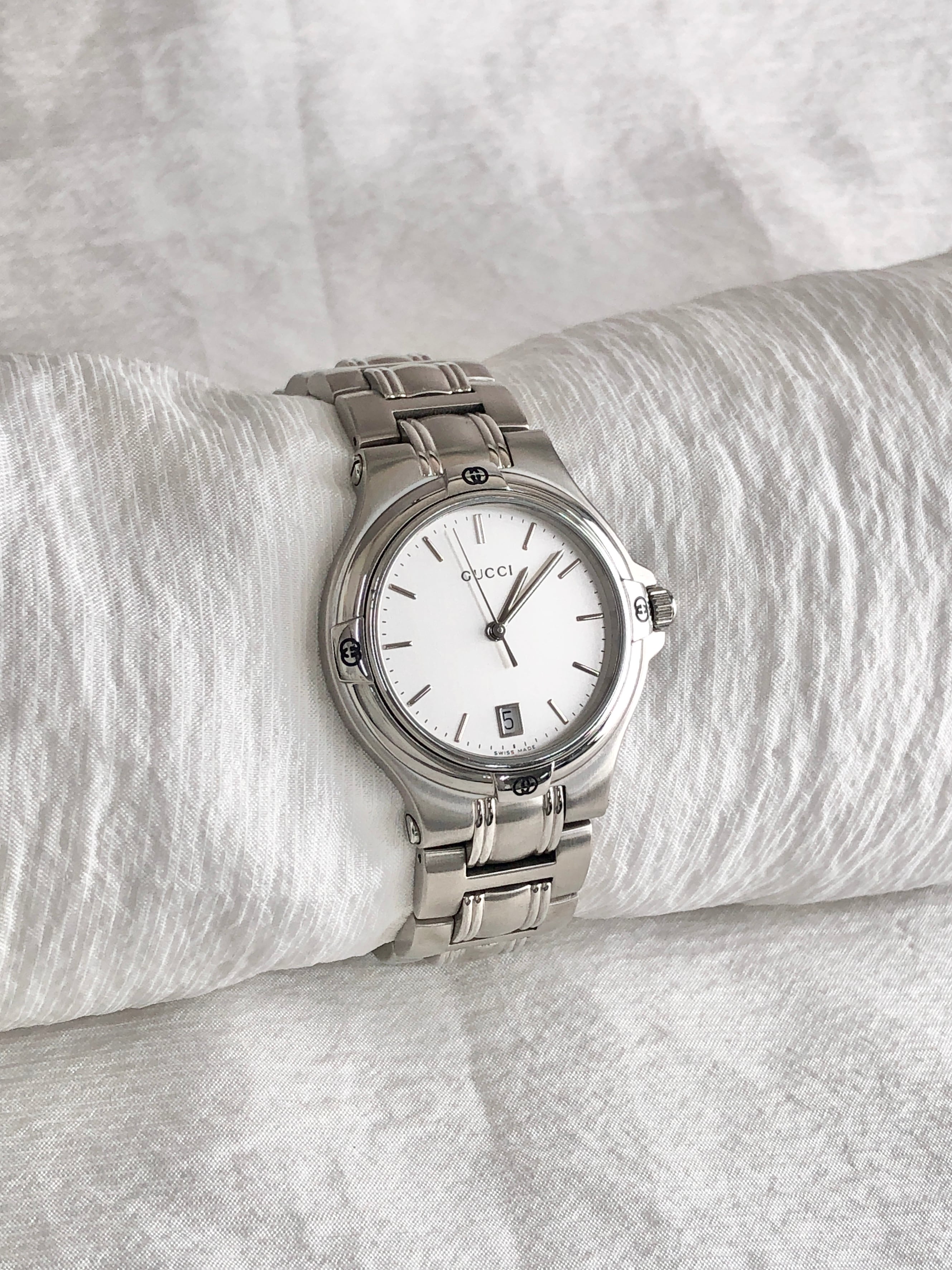 GUCCI グッチ 9040M メンズ 腕時計 シルバー クォーツ GUCCI（グッチ） GUCCI 9040M シルバー文字盤 デイト クォーツ 時計