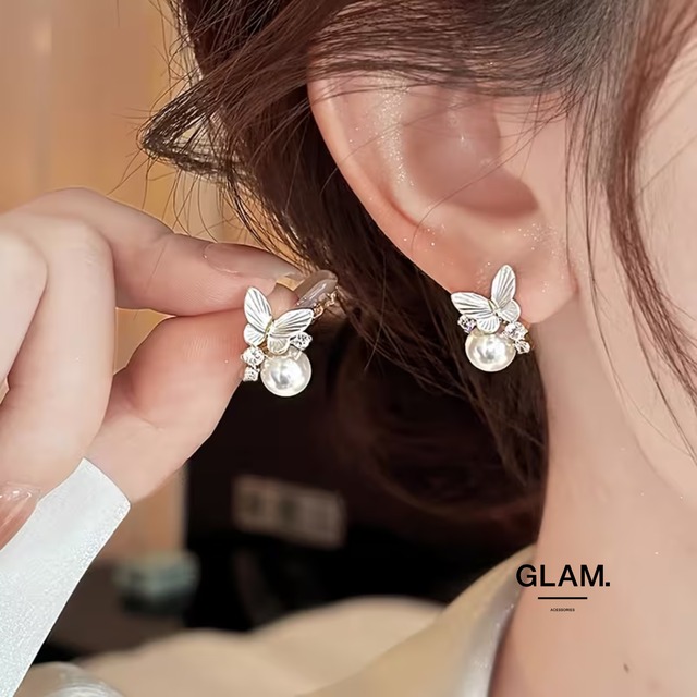 フローラバタフライピアス