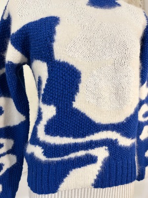 "petite illustrations" blue×white design sweater