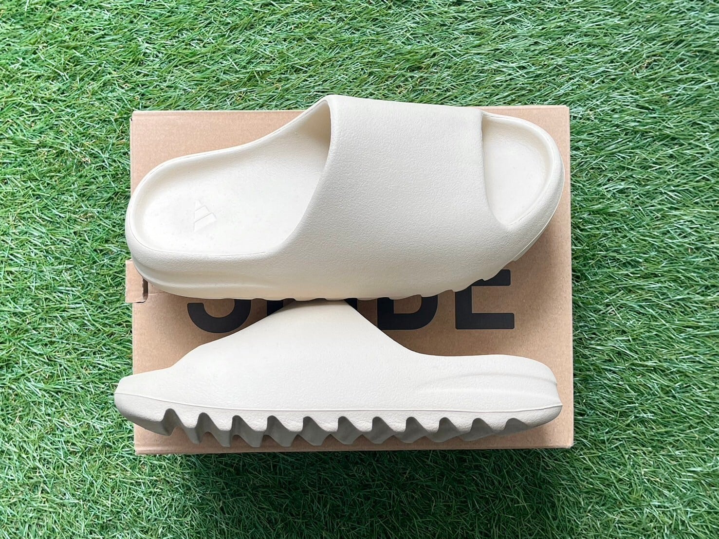adidas YEEZY SLIDE BONE FZ5897 27.5cm 67312 | BRAND BUYERS OSAKA