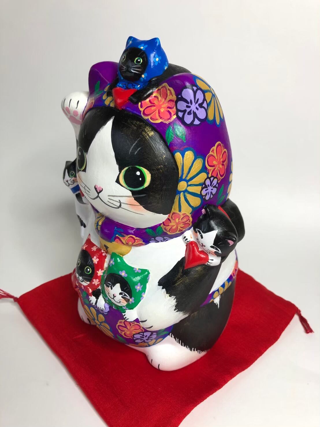 みんな大好きハチワレお母にゃん｜河辺花衣 | manekinekoya