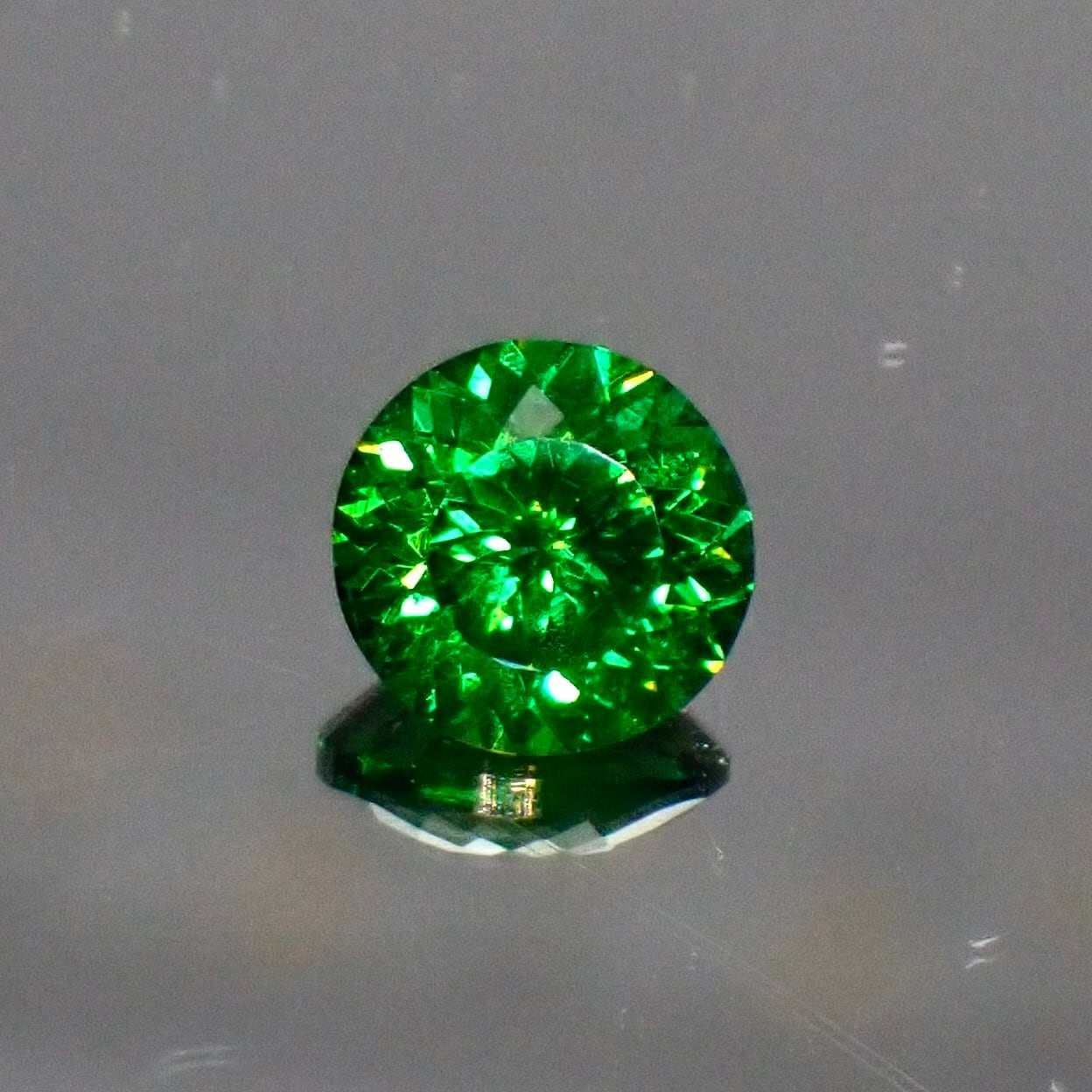 Bright Brilliant Cut™️ “129 Facets” 】 静謐を纏う、命の輝き 0.60