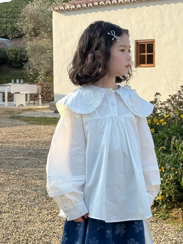 《取寄》 ビッグカラー立体フラワートップス （ホワイト） KMAI 2025春 韓国子供服 トップス 大きな襟 お花 ブラウス カットソー 長袖 パフスリーブ 女の子 （90~150cm）