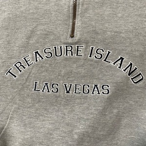 【TREASURE ISLAND】ハーフジップ スウェット プルオーバー アーチロゴ 刺繍ロゴ XL相当 ワイドサイズ US古着