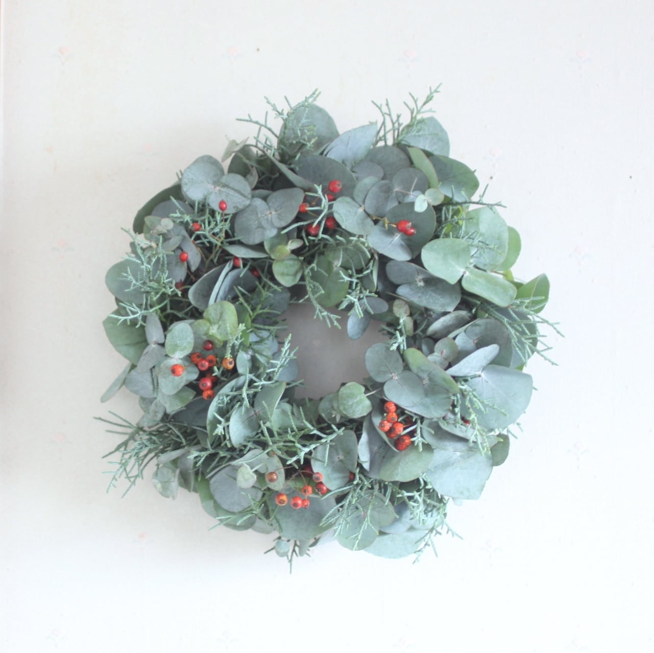 1.ユーカリオーバルリース ユーカリが香る冬のオーバルリース○ドライフラワーリース○古道具と