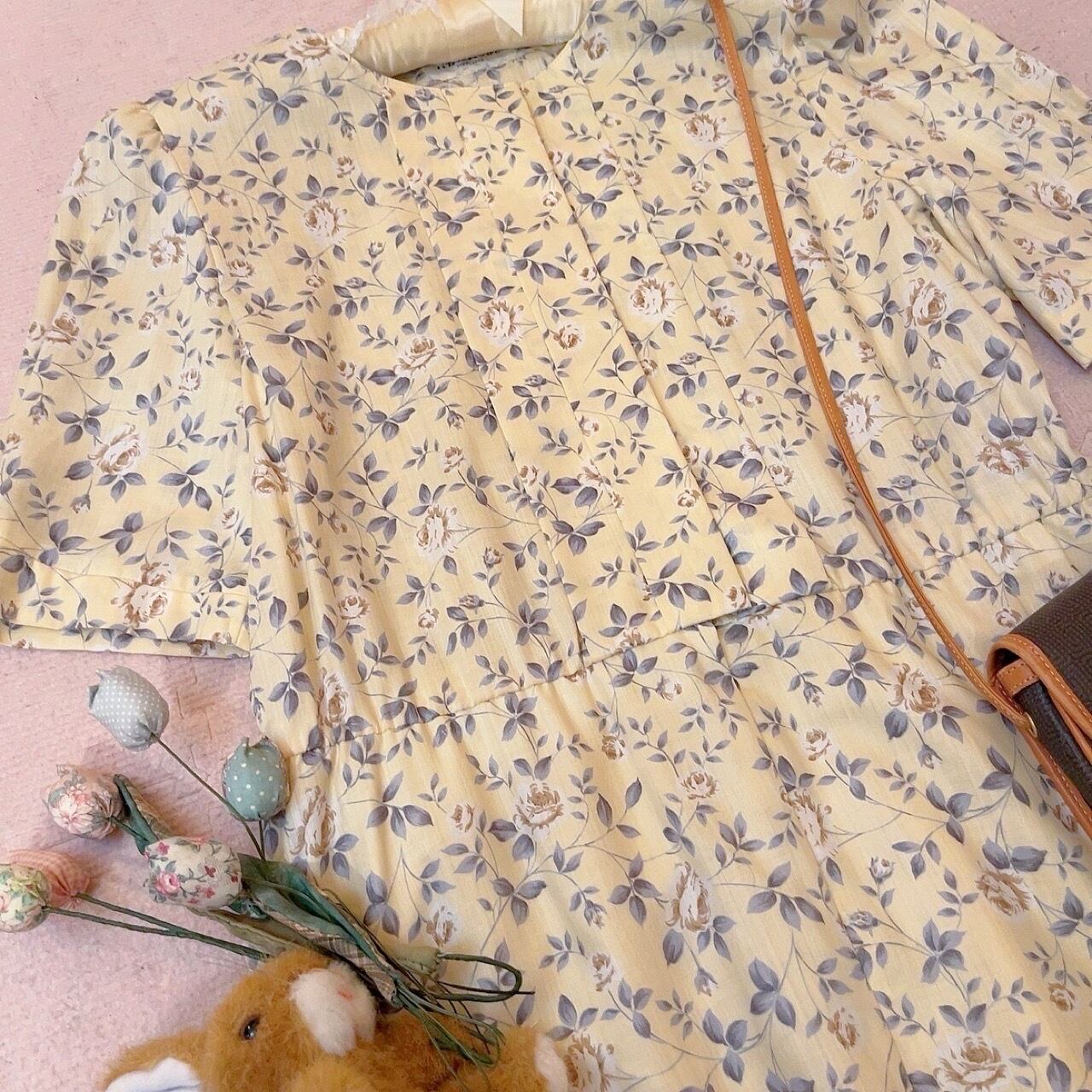 yellow white rose flare one-piece