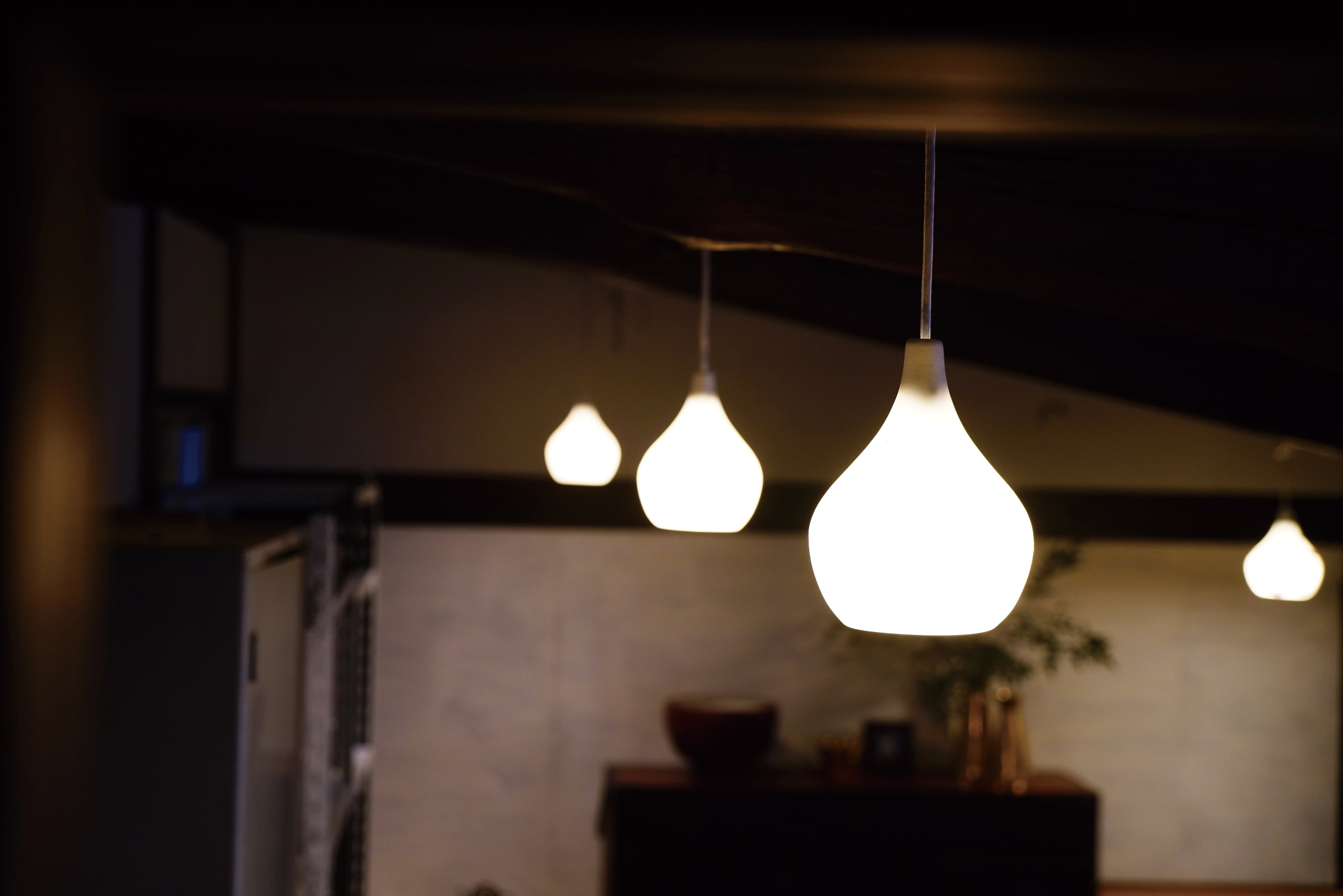 有田焼 光の雫 白虹彩（LED電球60W1個付） | ARITAYAKI