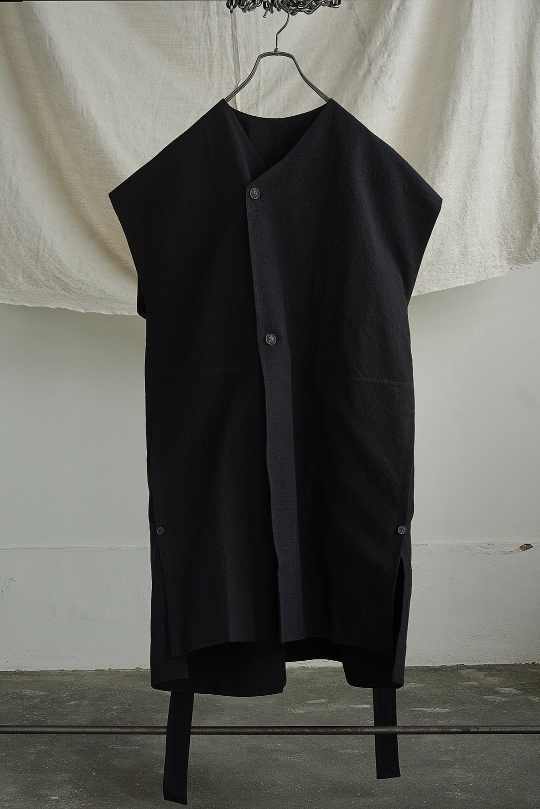 JAN JAN VAN ESSCHE - SLEEVELESS COAT#3 | Brownie
