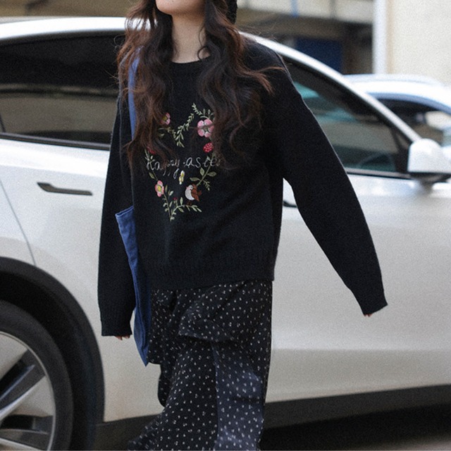 flower-embroidered knit　J00443