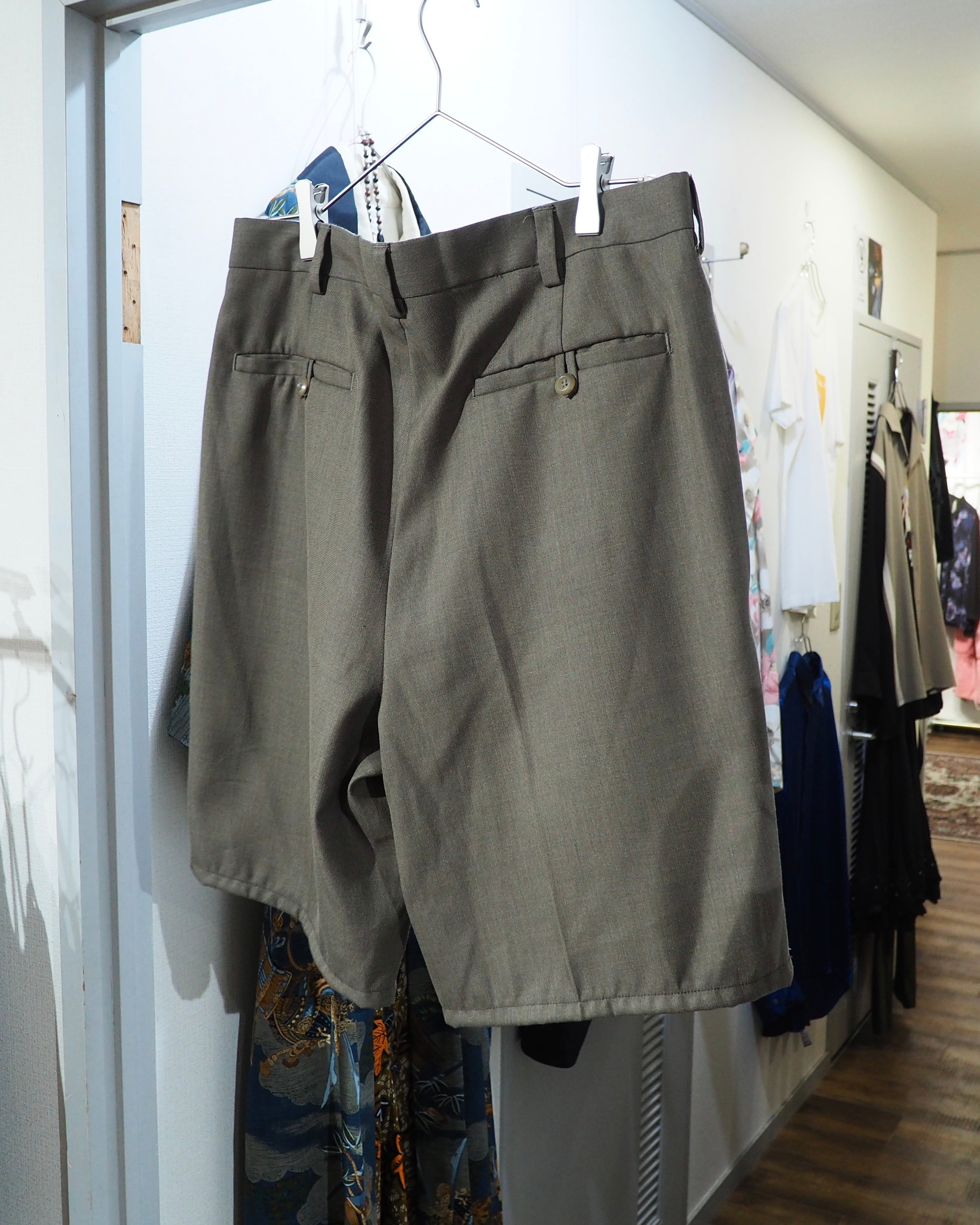 ” Perry Ellis ” Two tuck Wide slacks Shorts