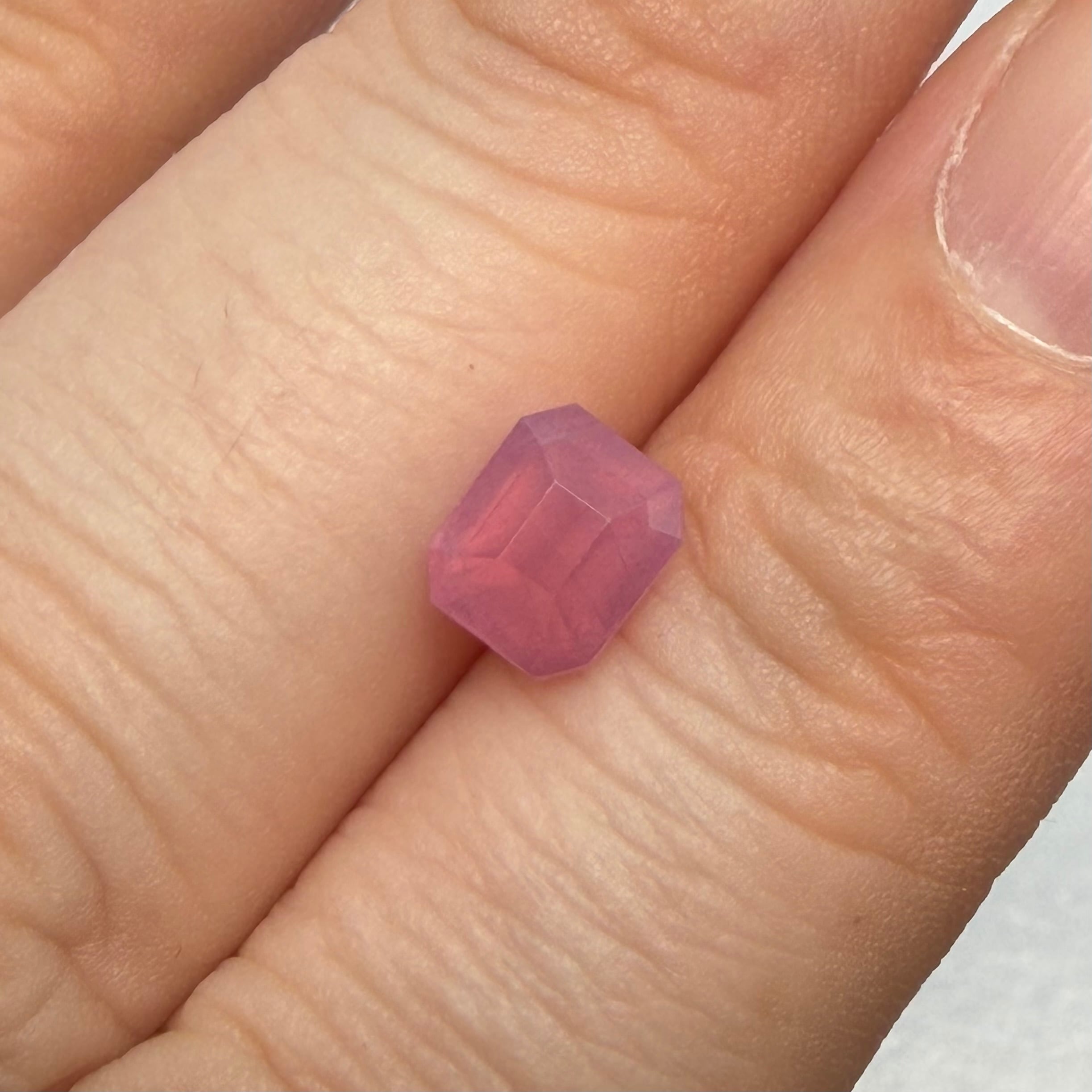 ストロベリーキャンディなミルキースピネル