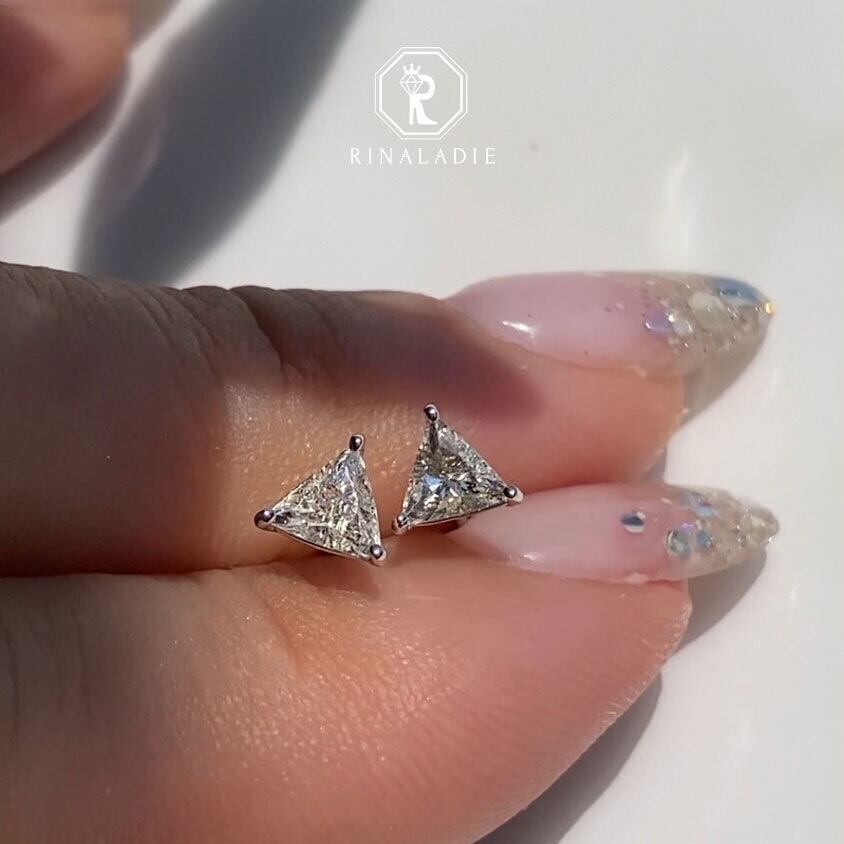 K18WG天然ダイヤモンド♡トリリアントカット×ピンクダイヤ添えピアス
