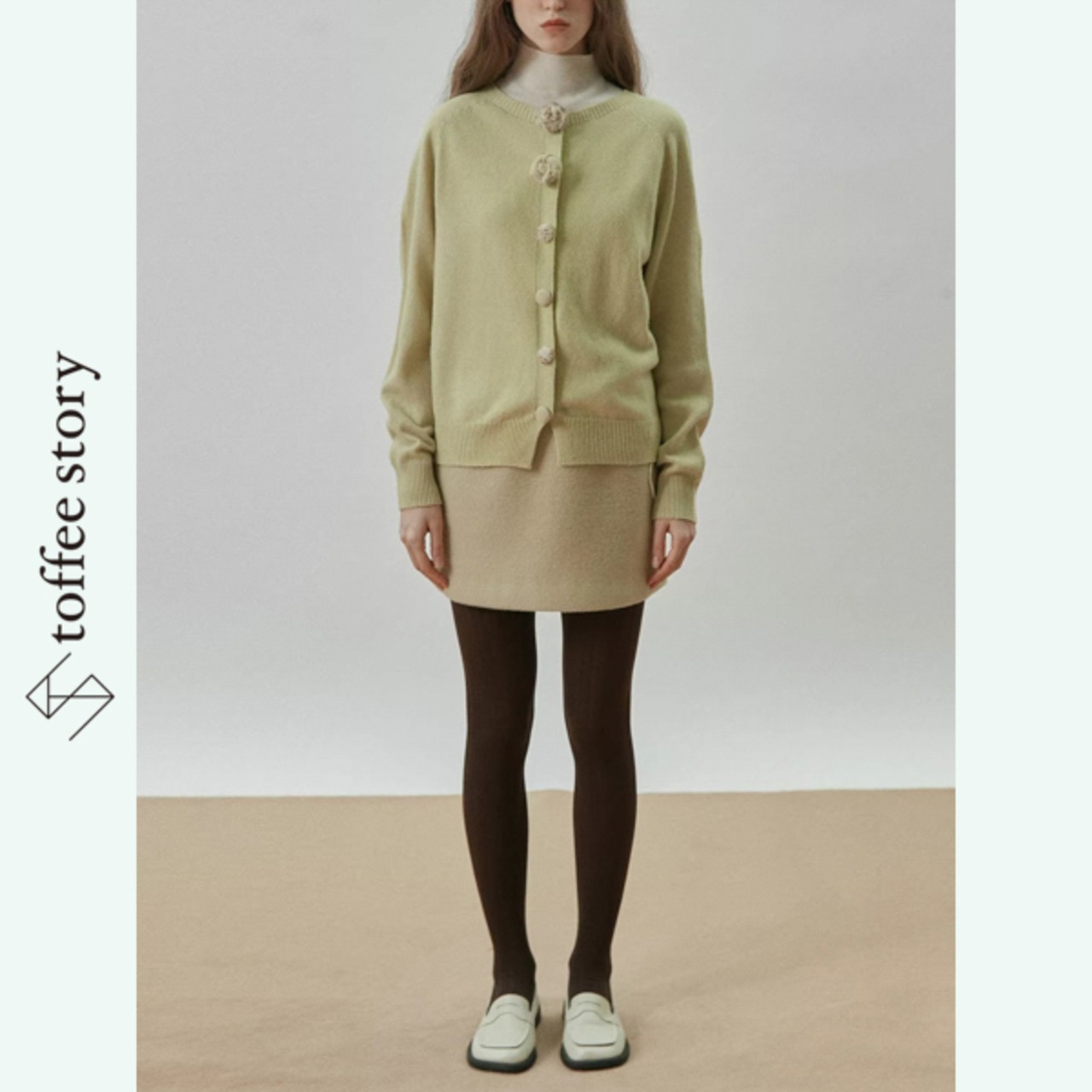 冬の灯りを抱くくすみ緑カーディガン《XU0260》