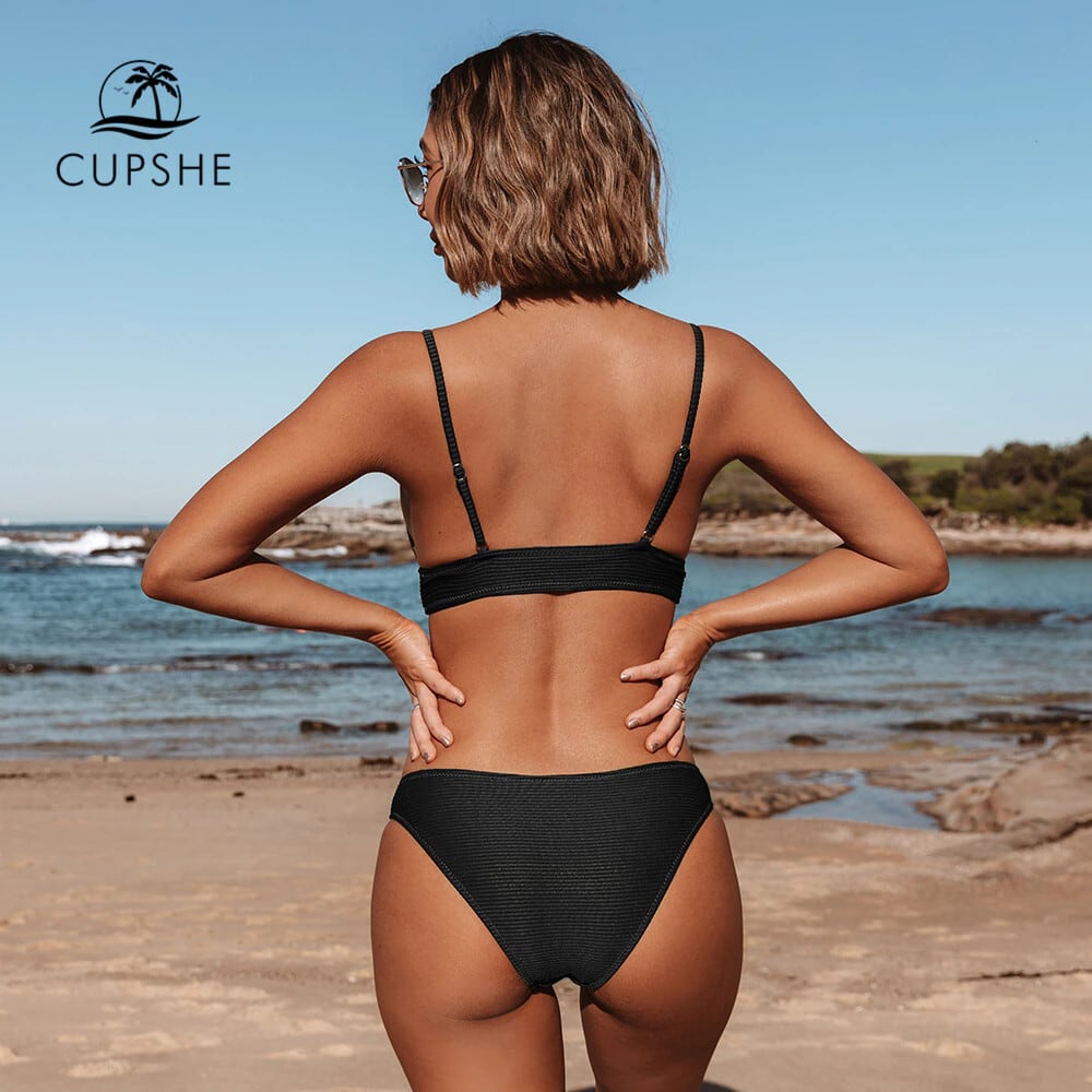送料無料 CUPSHEリブ付きブラックトライアングルビキニセット水着女性