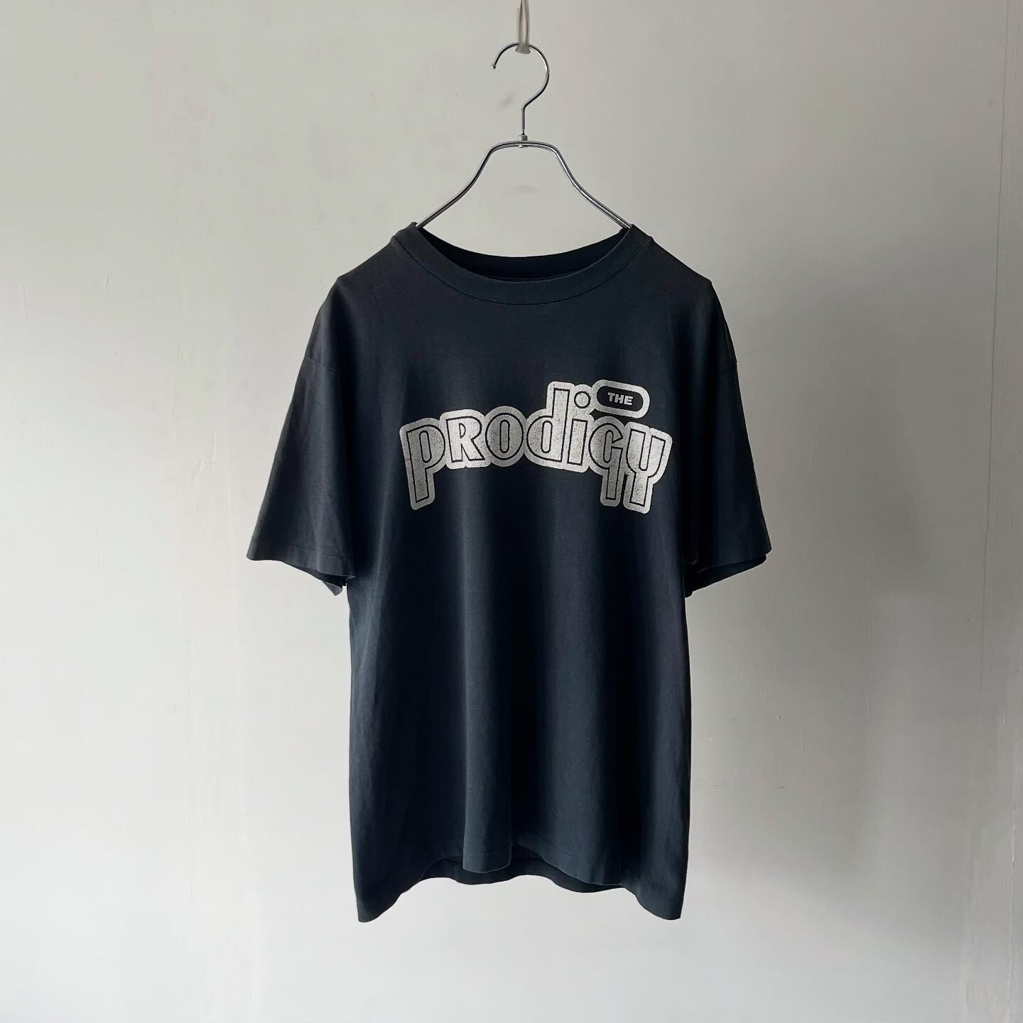 The Prodigy- 90's logo print T-shirt | ROOT online
