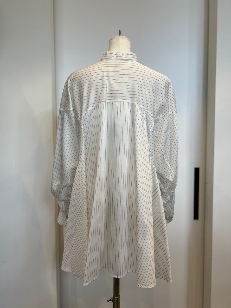 【PASSIONE】ストライプフレアシルエットシャツ