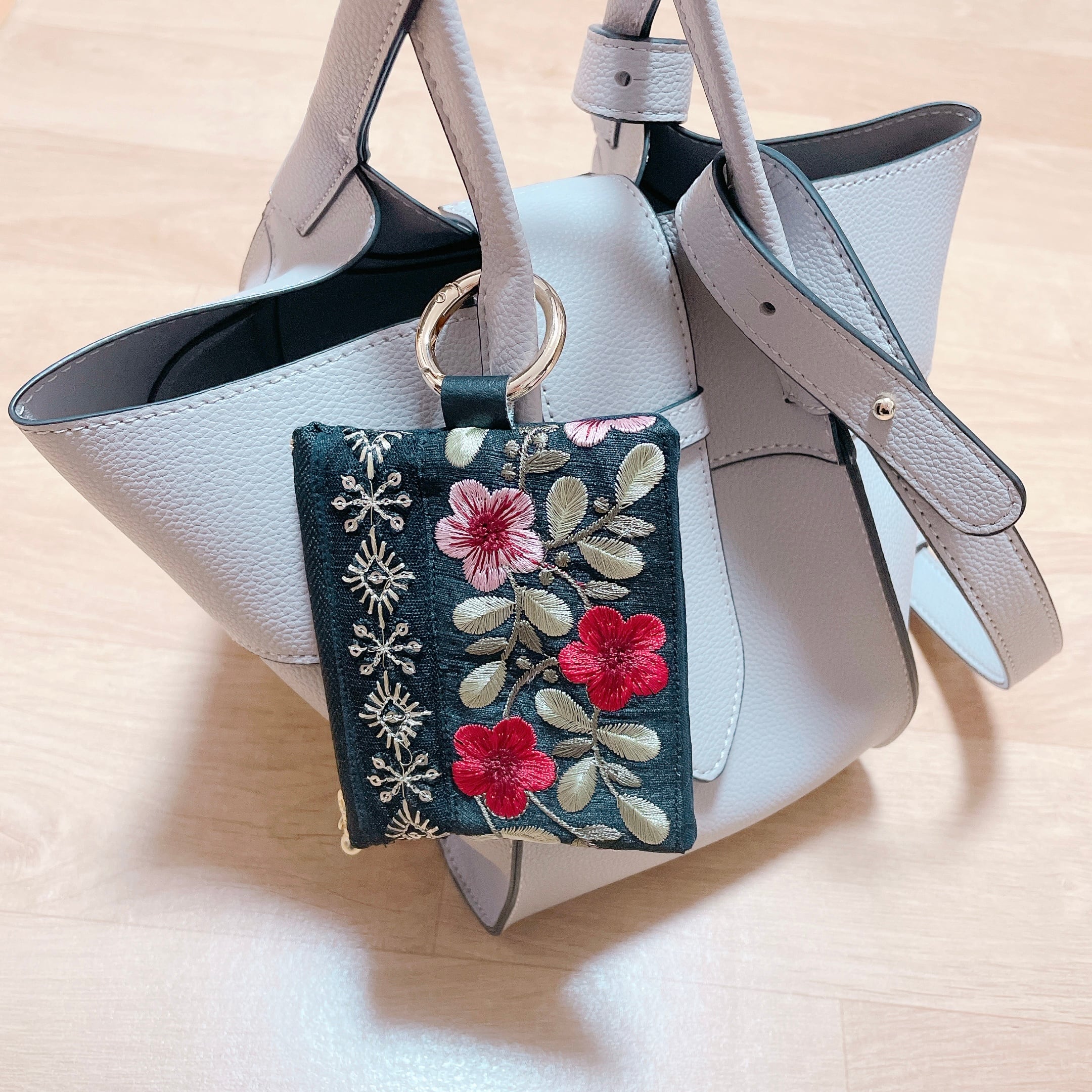 10cmファスナーポーチ インド刺繍リボン | add.y