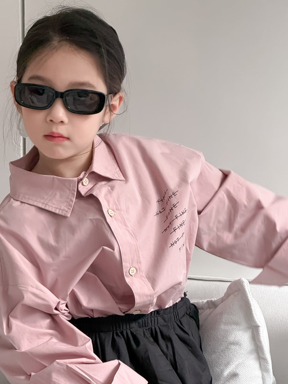 裾デザイン英字シャツ