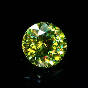 【original cut】贅沢なファイアの煌めき  1.19ct 天然 スフェーン