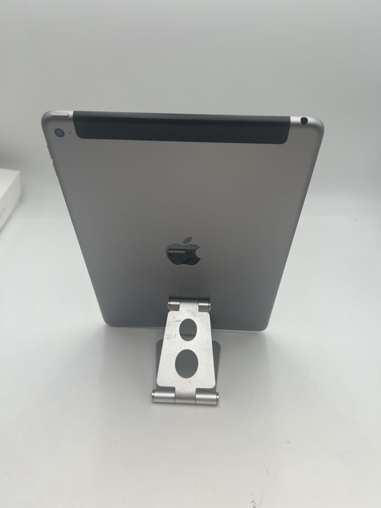 iPad Air2 A1567大容量64GB キャリアソフトバンク タブレット