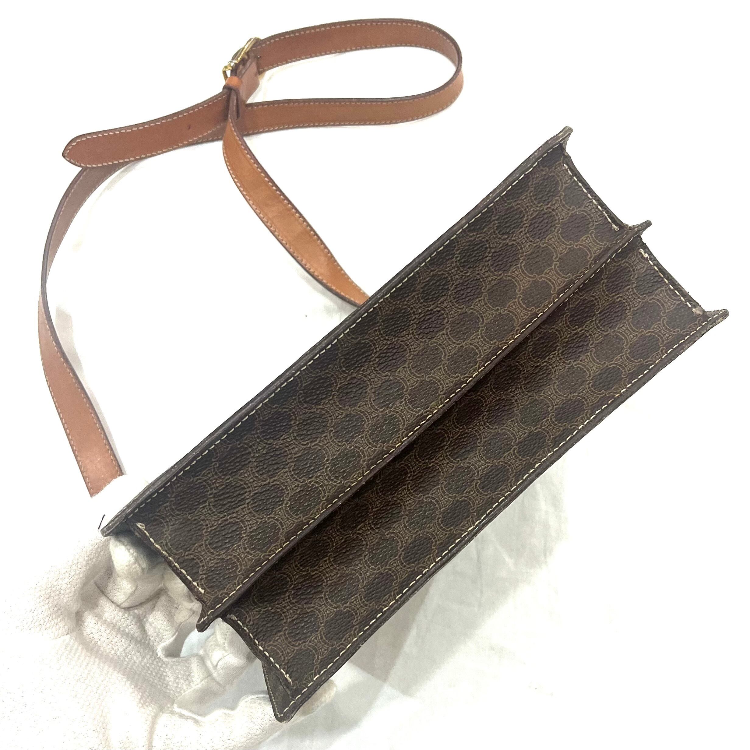 セリーヌ　ポシェット　マカダム　フラップ　ボックス　レザー CELINE セリーヌ マカダム ショルダーバッグ ブラウン ブラゾン型押し