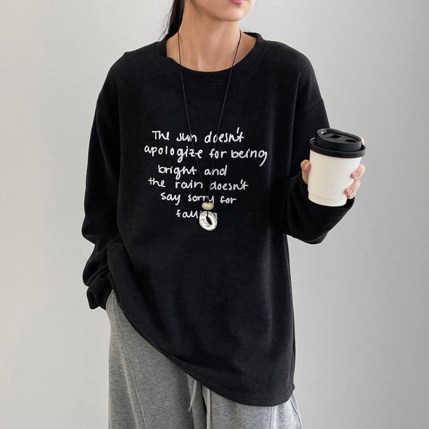 round-neck logo top　J00329