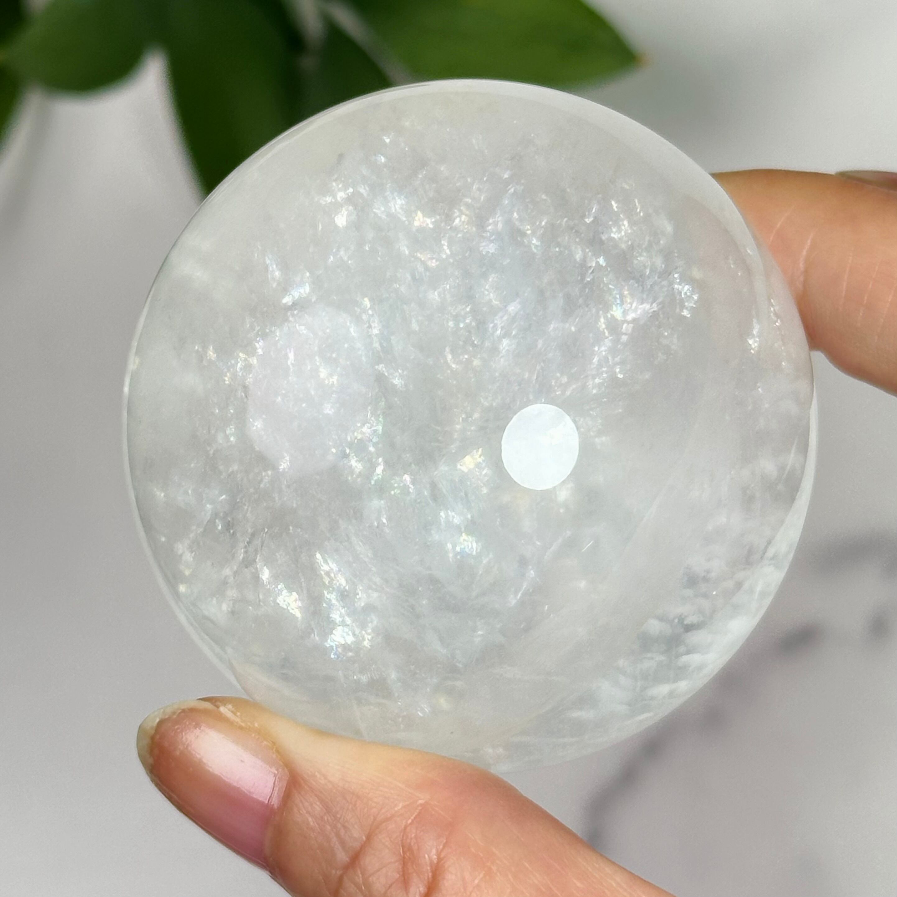 幻想的な天然石｜スノーフレイクフローライトスフィア | Mt.Sophia