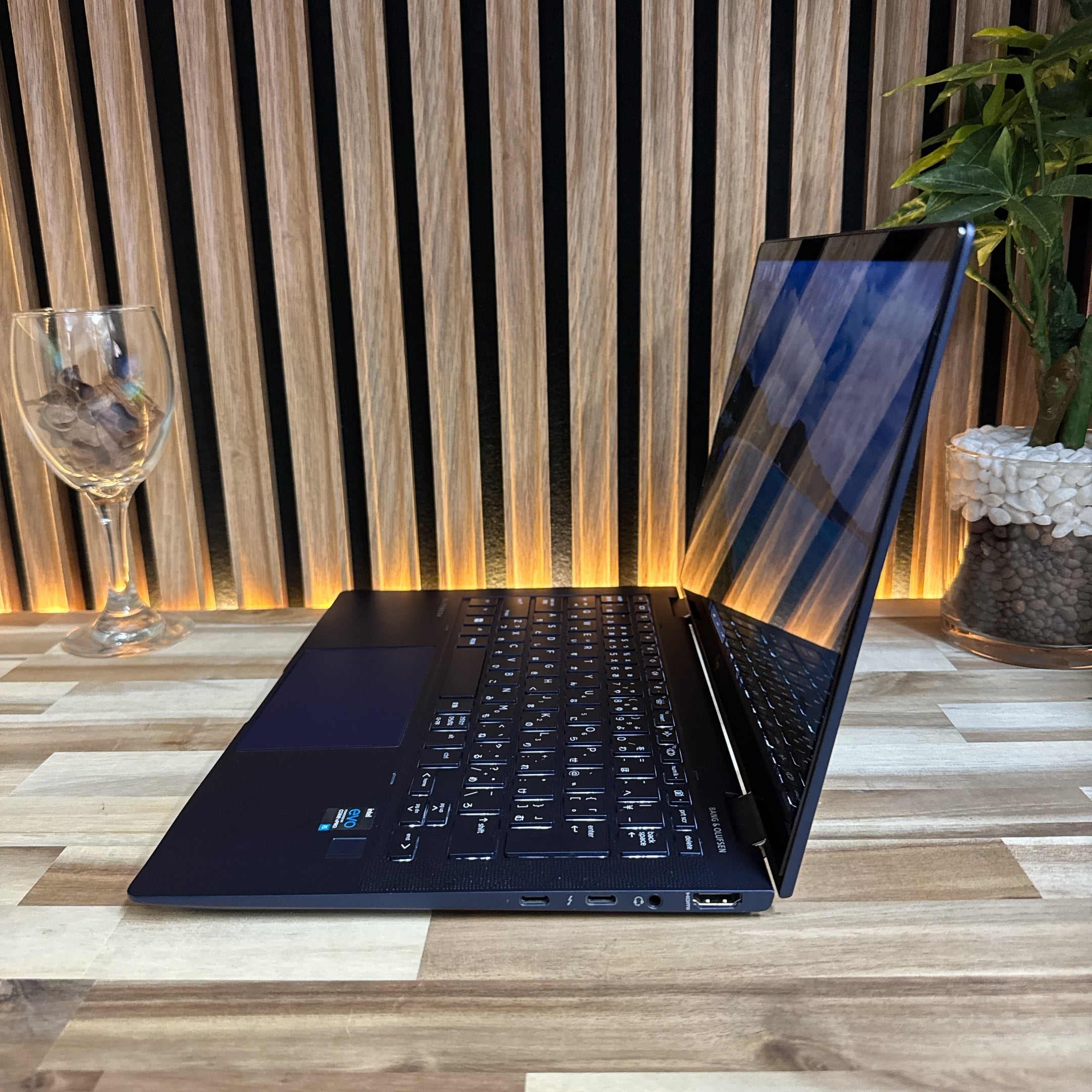 準美品 LTEモデル‼️HP Dragonfly☘人気シリーズ☘ノートパソコン 美品LTEモデル』HP Elite Dragonfly タッチ対応2in1 メモリ8GB 第11